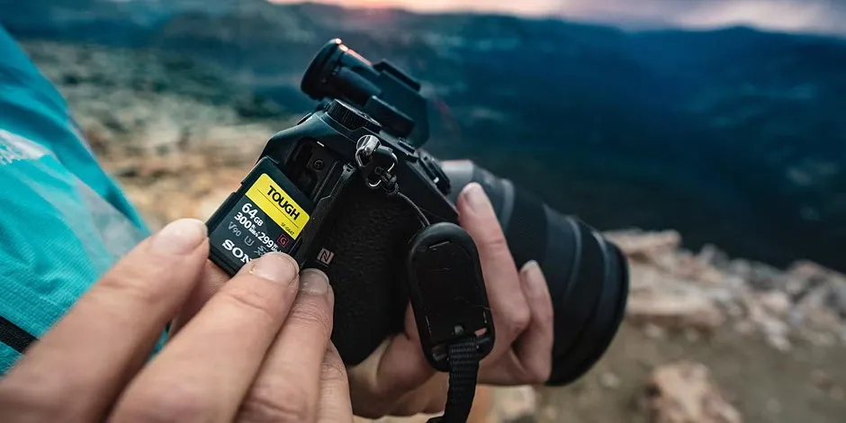 Karta pamięci Sony CFexpress Tough z serii CEA-G